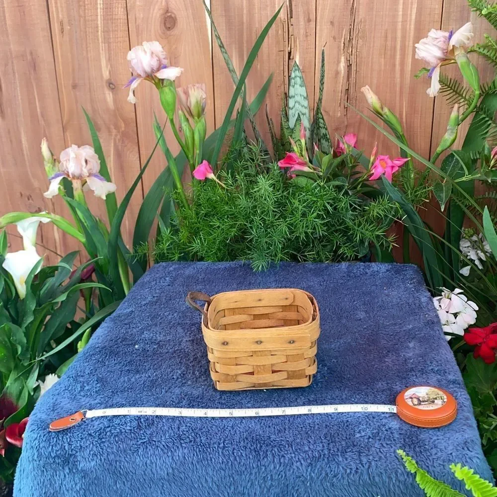 Small square Longaberger basket with missing leather handle